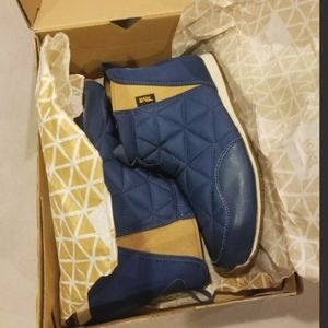 Teva Big Kids 6 Ember Moc Mid Quilted Booties Poseidon New Women's 7
